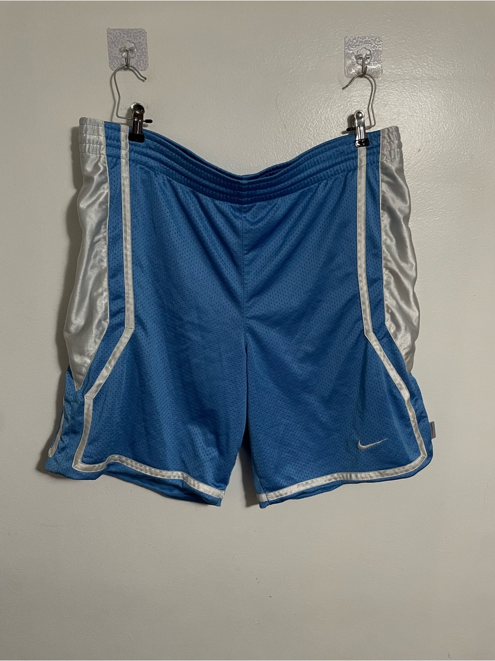 Vintage Y2K Nike Hoops Light Blue Basketball Shorts Size Large/XL
